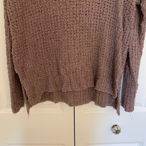 American Eagle Hooded Sweater - Picture 3 of 4